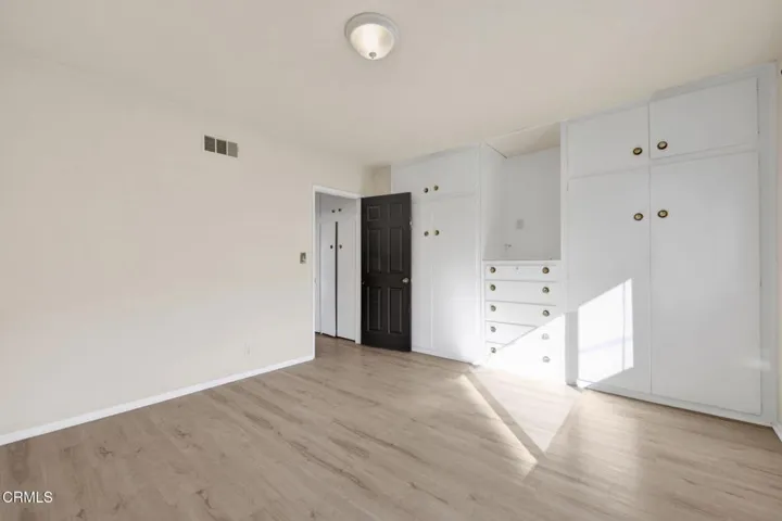 15-web-or-mls-2026080-01-1537SilverwoodD