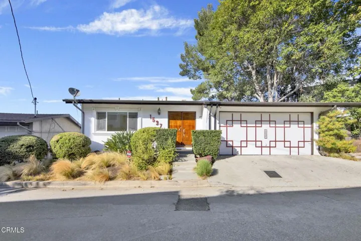 1537 Silverwood Exterior