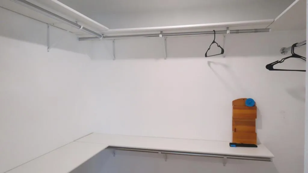 Walk-in closet