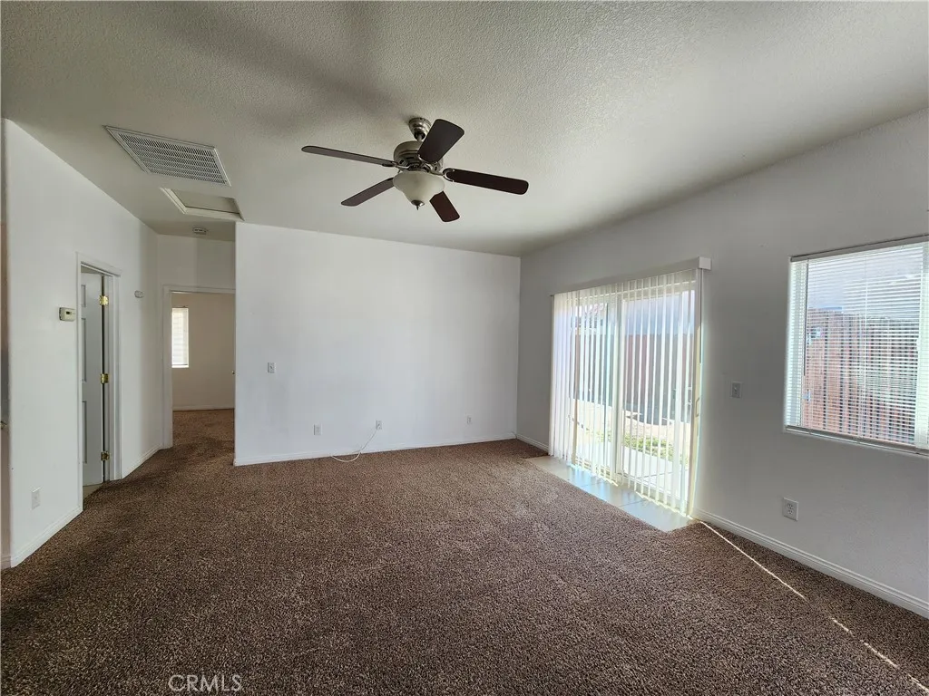 8536 Aspen A Avenue B, California City, California 93505 — photo 4