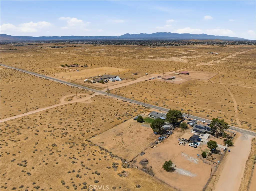15761 Joshua, Apple Valley, California 92307 — photo 5
