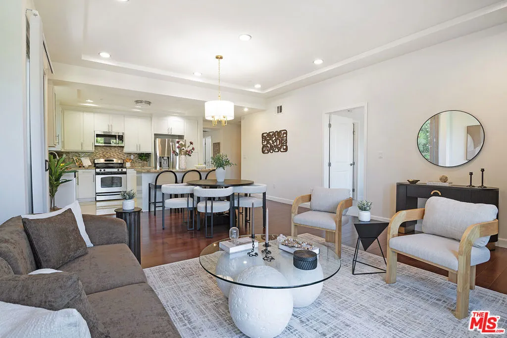 5601 W Olympic Boulevard 301, Los Angeles, California 90036 — photo 4