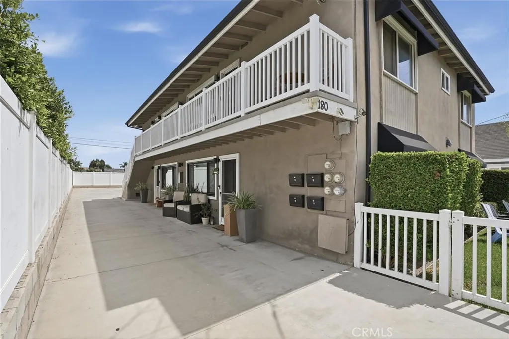 180 Rochester Street, Costa Mesa, California 92627 — photo 4