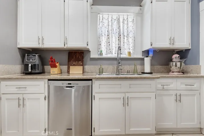 Nice kitchen.