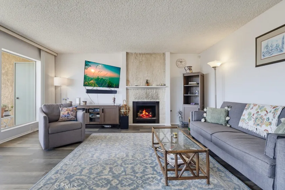 Large living room Large living room