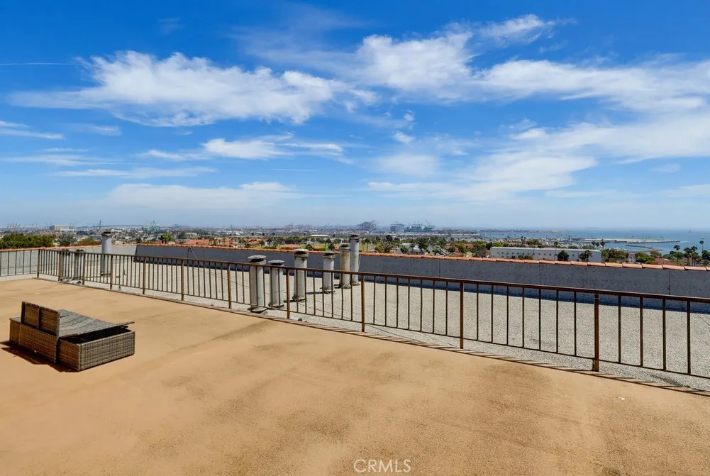 Roof top deck with even bette4r views Roof top deck with even bette4r views