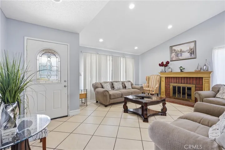 12218 Kumquat, Chino, California 91710 — photo 5