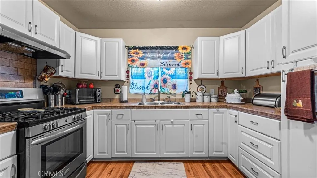 KITCHEN TO 2ND UNIT