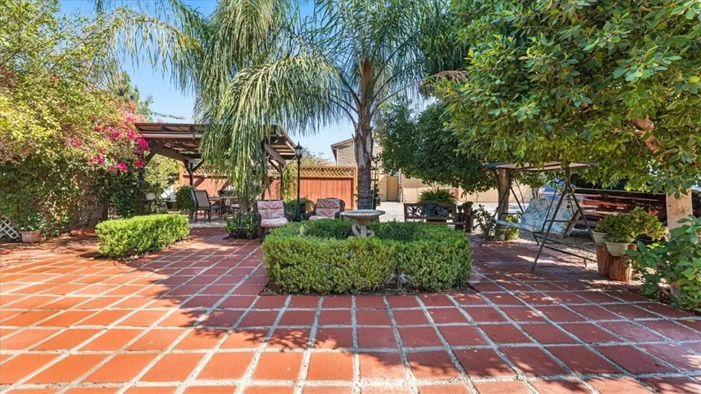 PATIO TO 2ND UNIT