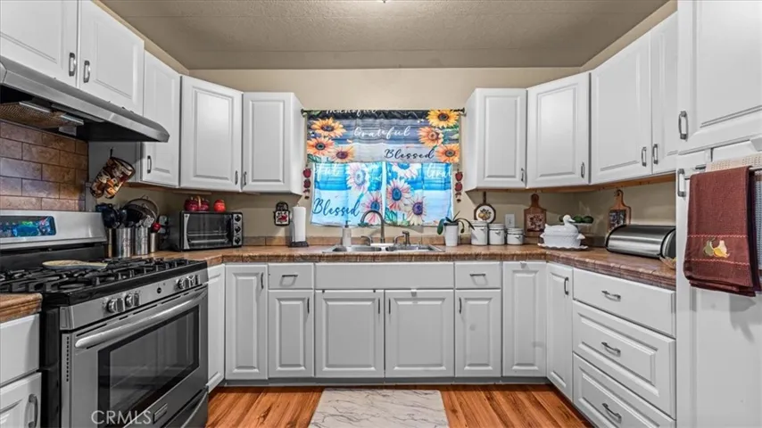 KITCHEN TO 2ND UNIT