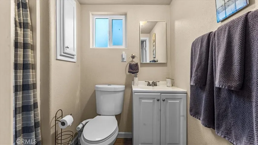 BATHROOM 2 TO 2ND UNIT