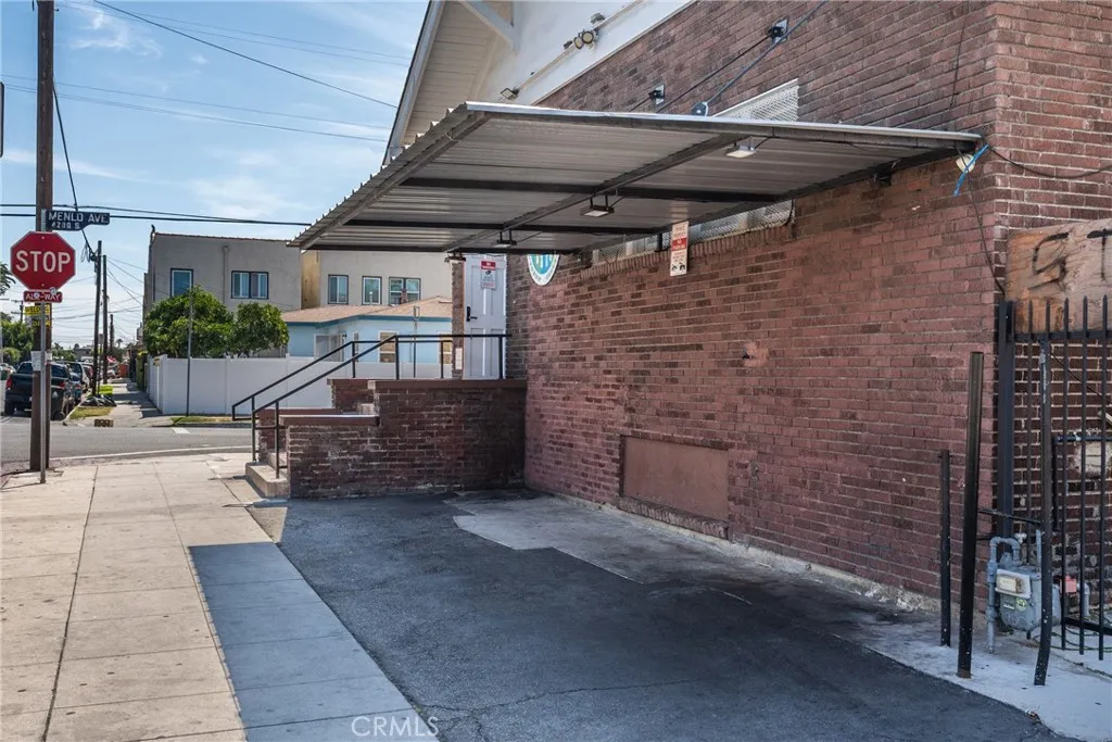 950 W 42nd, Los Angeles, California 90037 — photo 4