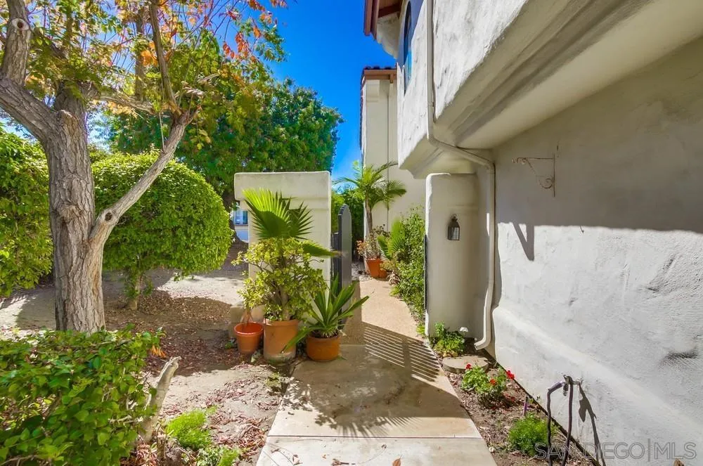 619 Maze Glen, Escondido, California 92025 — photo 5
