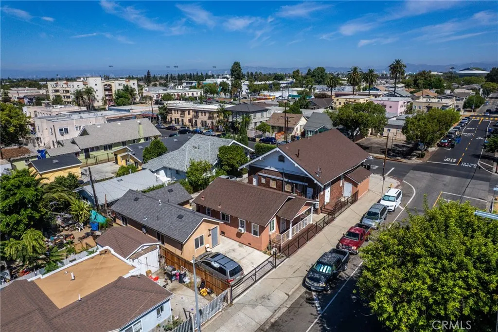 4255 Menlo, Los Angeles, California 90037 — photo 4