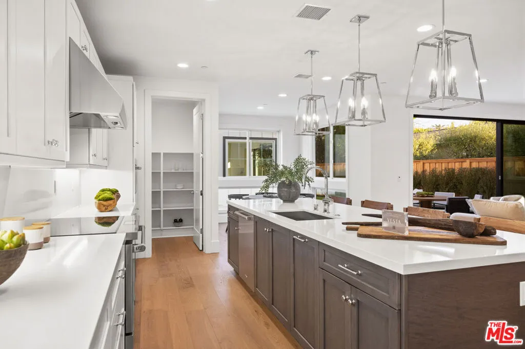 4328 Wilkinson Avenue, Studio City, California 91604 — photo 5