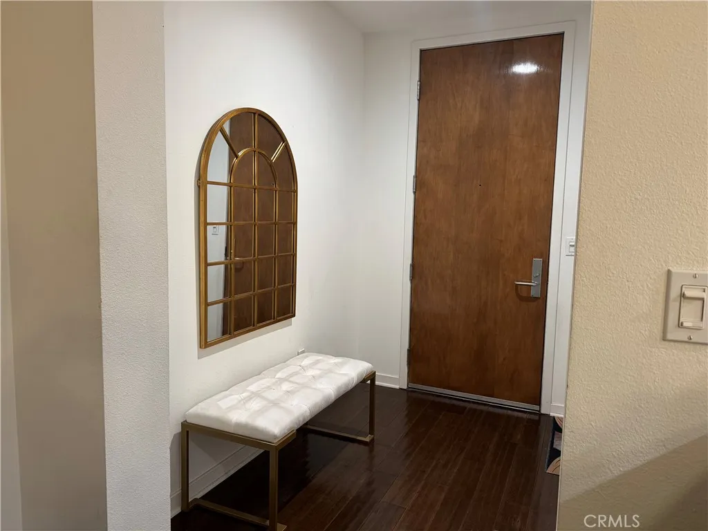 front door entrance bench and mirror.
