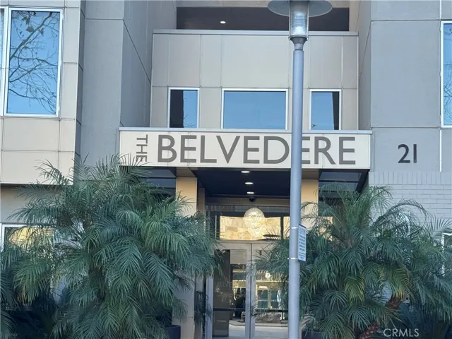 Belvedere building is one of the most desirable buildings in Cnetral park West.