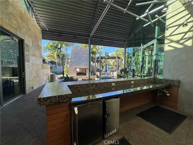 Large bar for your guests at the club house.