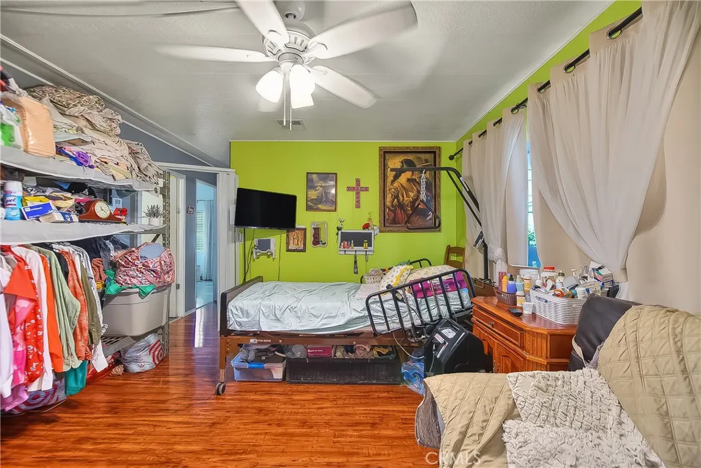BEDROOM 1 BEDROOM 1