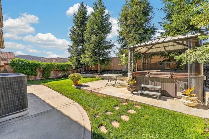Backyard yes spa & gazebo will stay