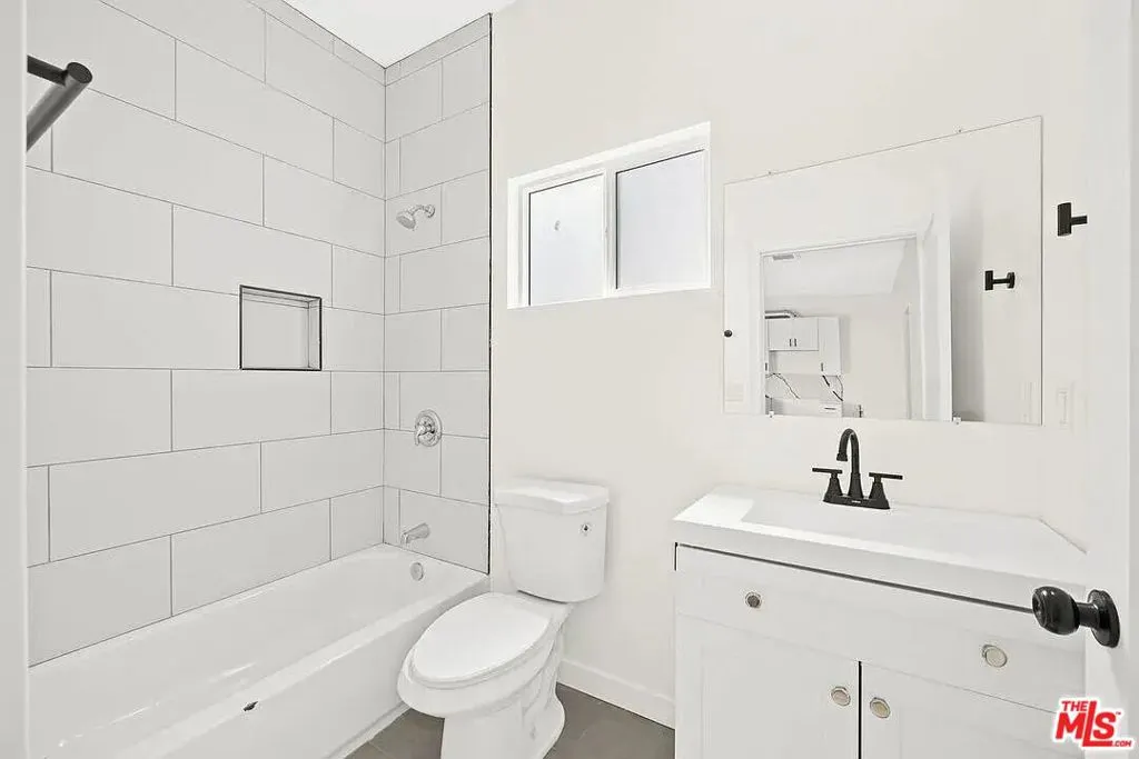 438 E 56th Street, Los Angeles, California 90011 — photo 4