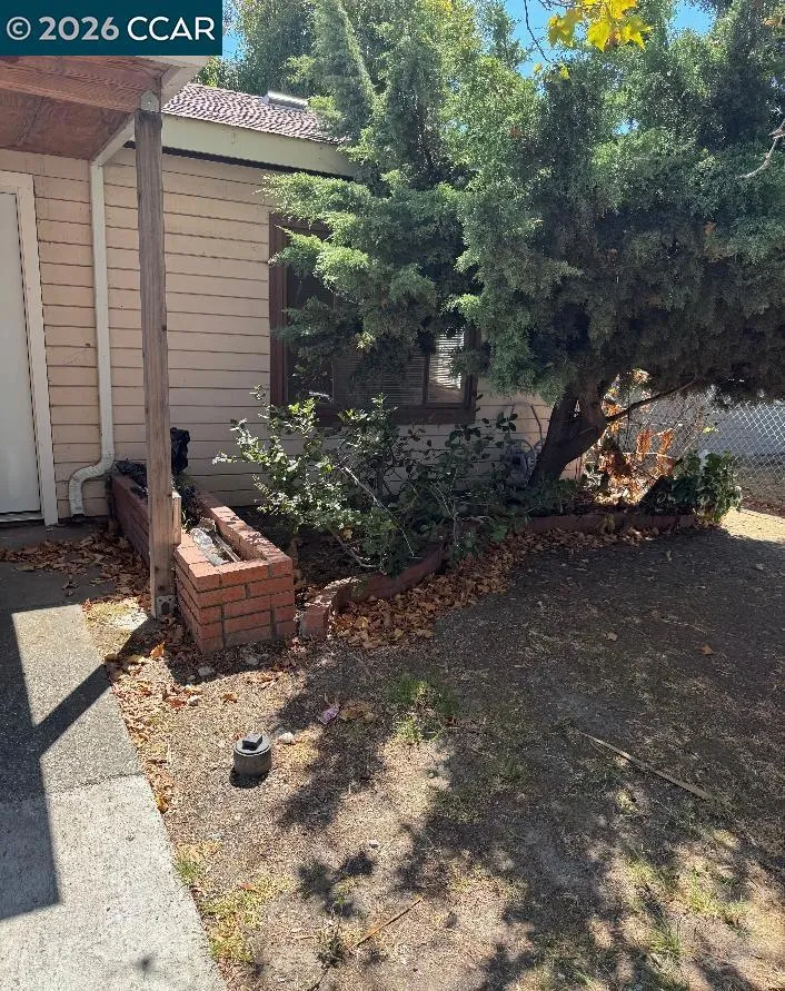 520 Harrison Drive, Richmond, California 94806-1726 — photo 5