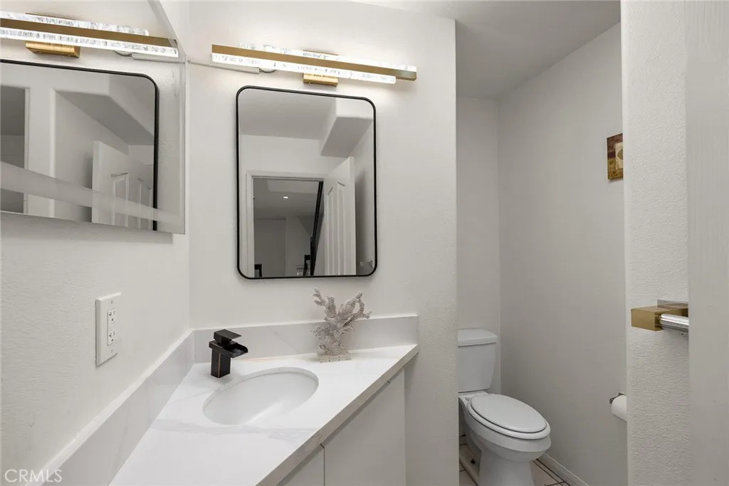 Main Floor 3/4 Bath Main Floor 3/4 Bath