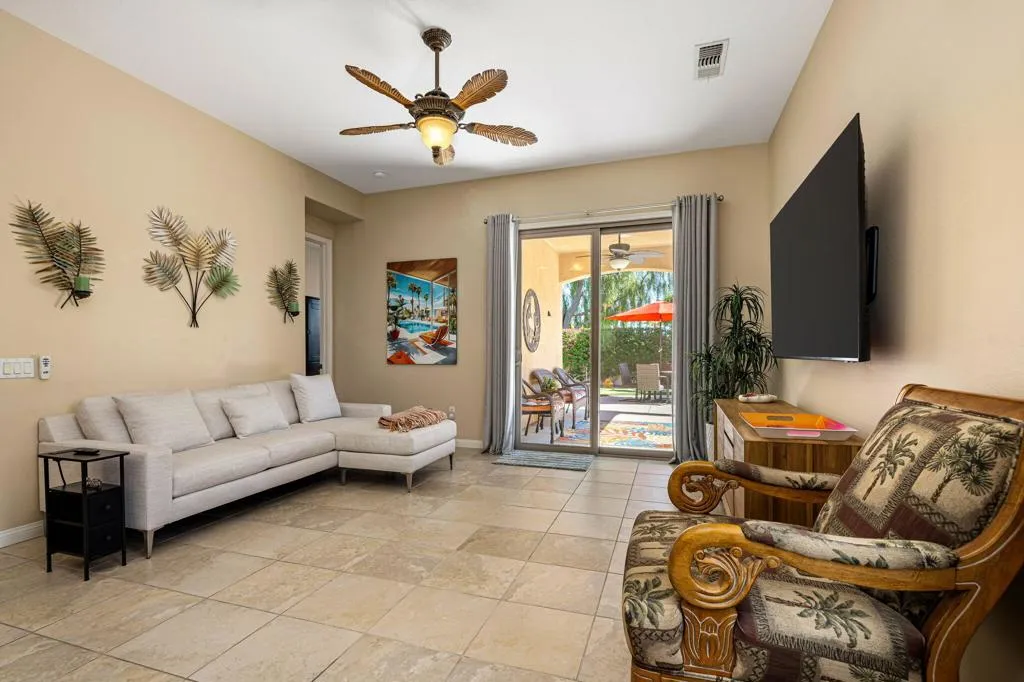 24-web-or-mls-hgpAULA_OPMG_0826_024
