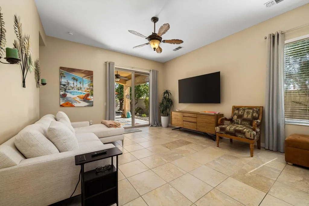 25-web-or-mls-hgpAULA_OPMG_0826_025