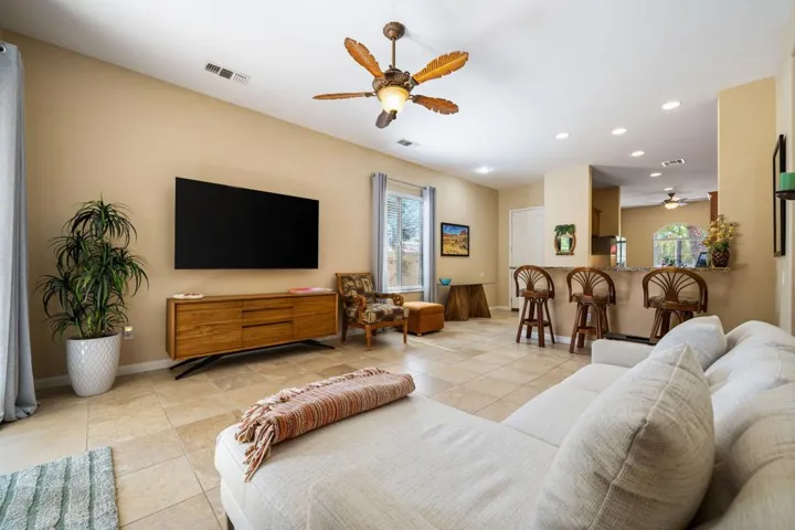 26-web-or-mls-hgpAULA_OPMG_0826_026