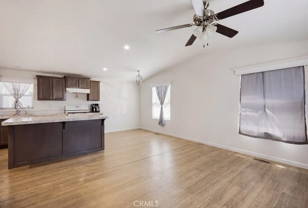 1097 State, Hemet, California 92543 — photo 5