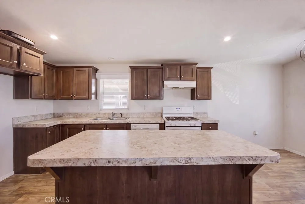 1097 State, Hemet, California 92543 — photo 4