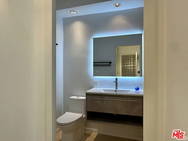 999 N Doheny Drive 711, West Hollywood, California 90069 — photo 4