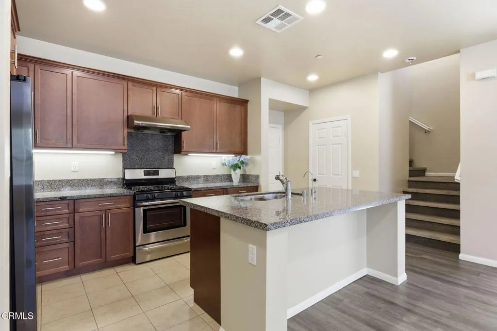 1790 Daffodil Ave.