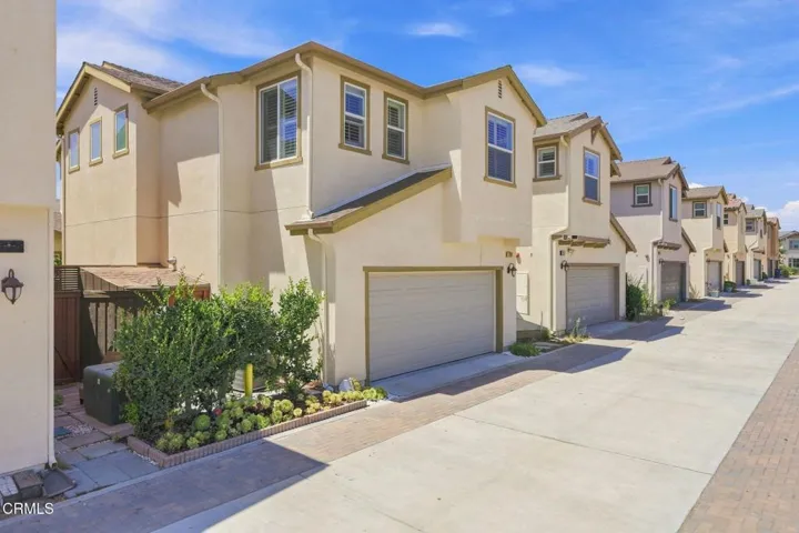 1790 Daffodil Ave.