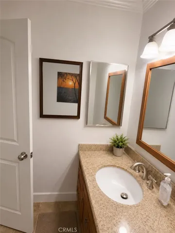 DOWNSTAIRS BATHROOM/ SINK