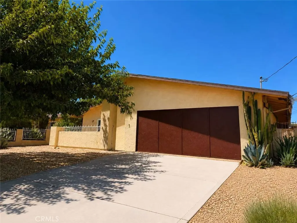 16326 Molino Dr., Victorville, California 92395 — photo 5