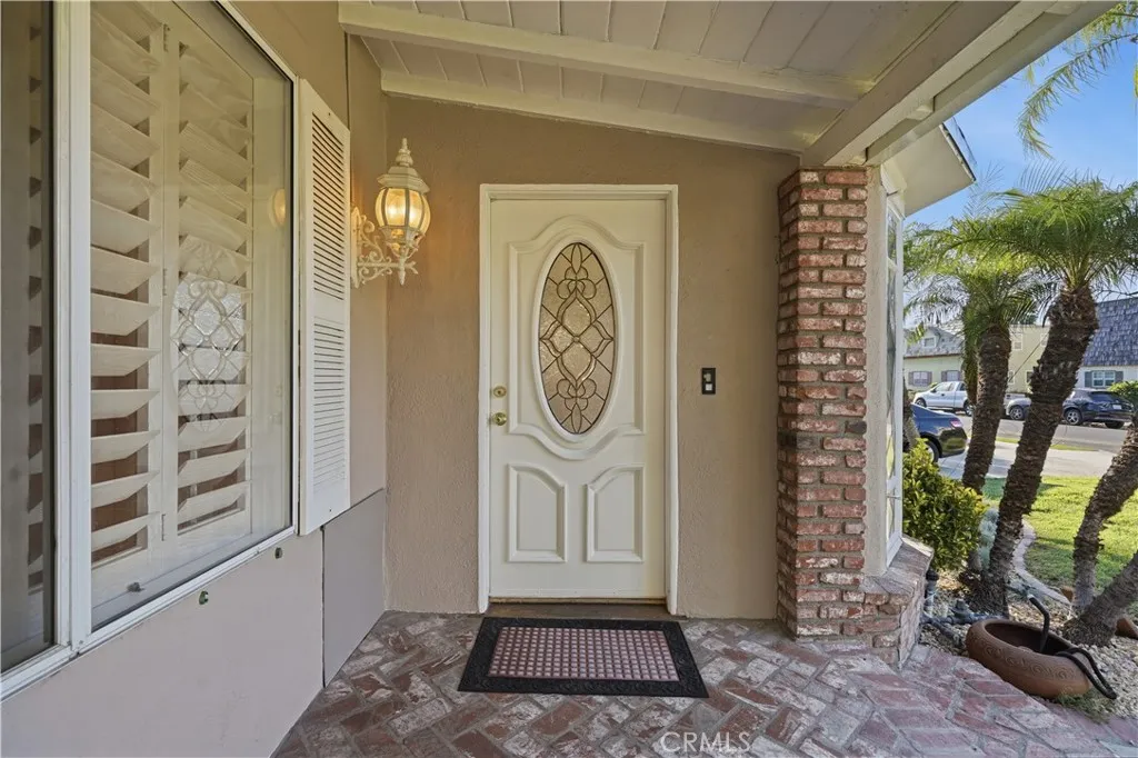 10832 Huston, North Hollywood, California 91601 — photo 5