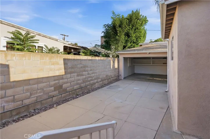 Driveway leading to the garage