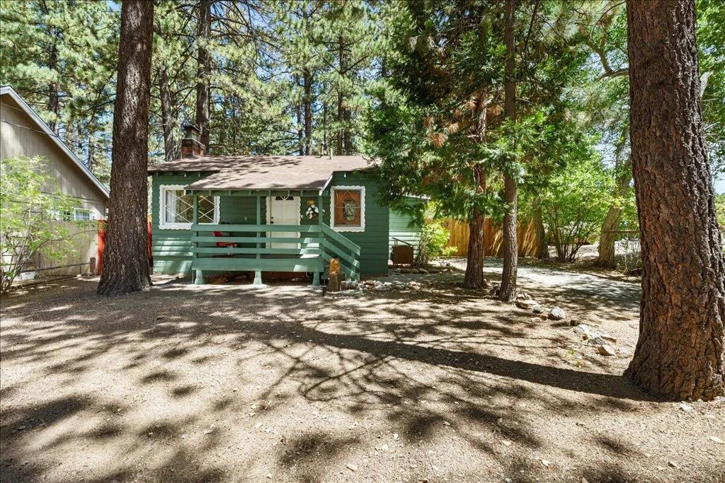 447 Chickadee Dr