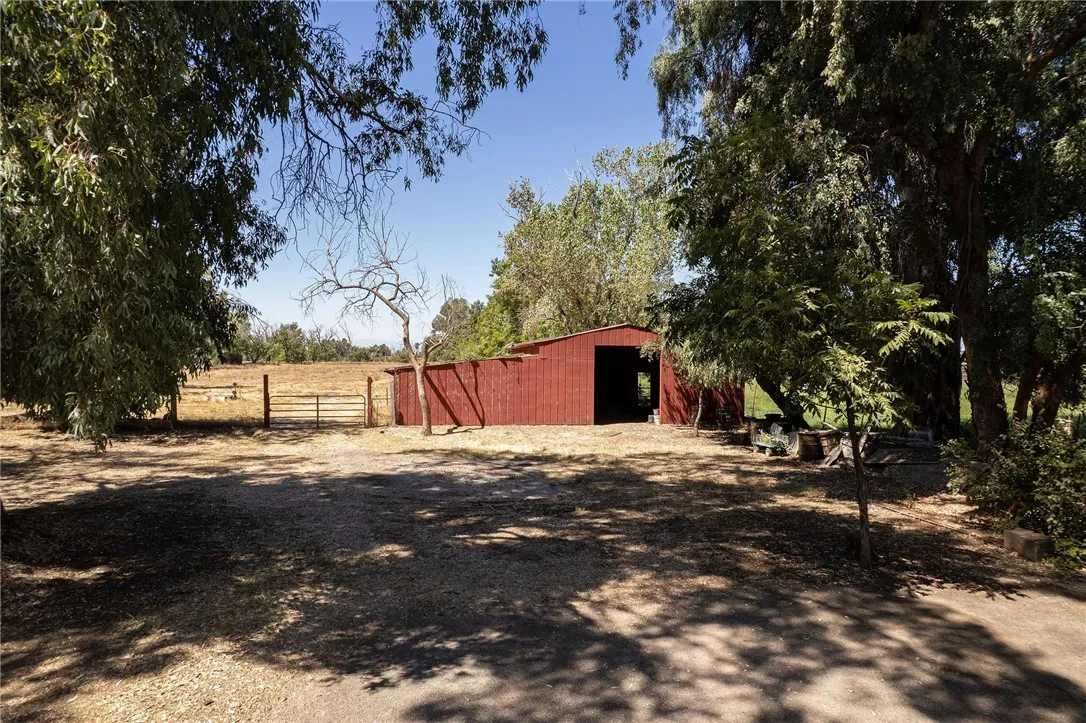 9.95 Ac Barn & House