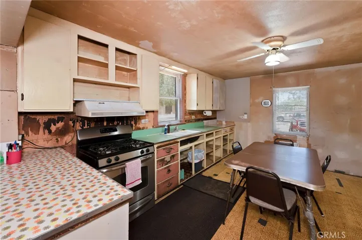Spacious Kitchen