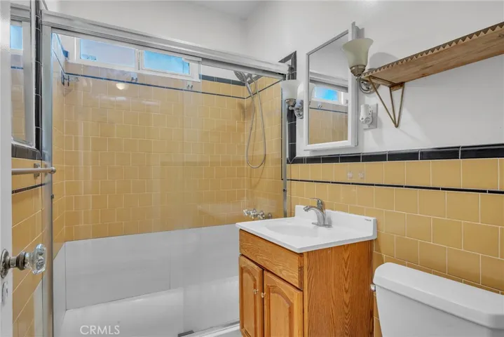 Unit 81 Bathroom