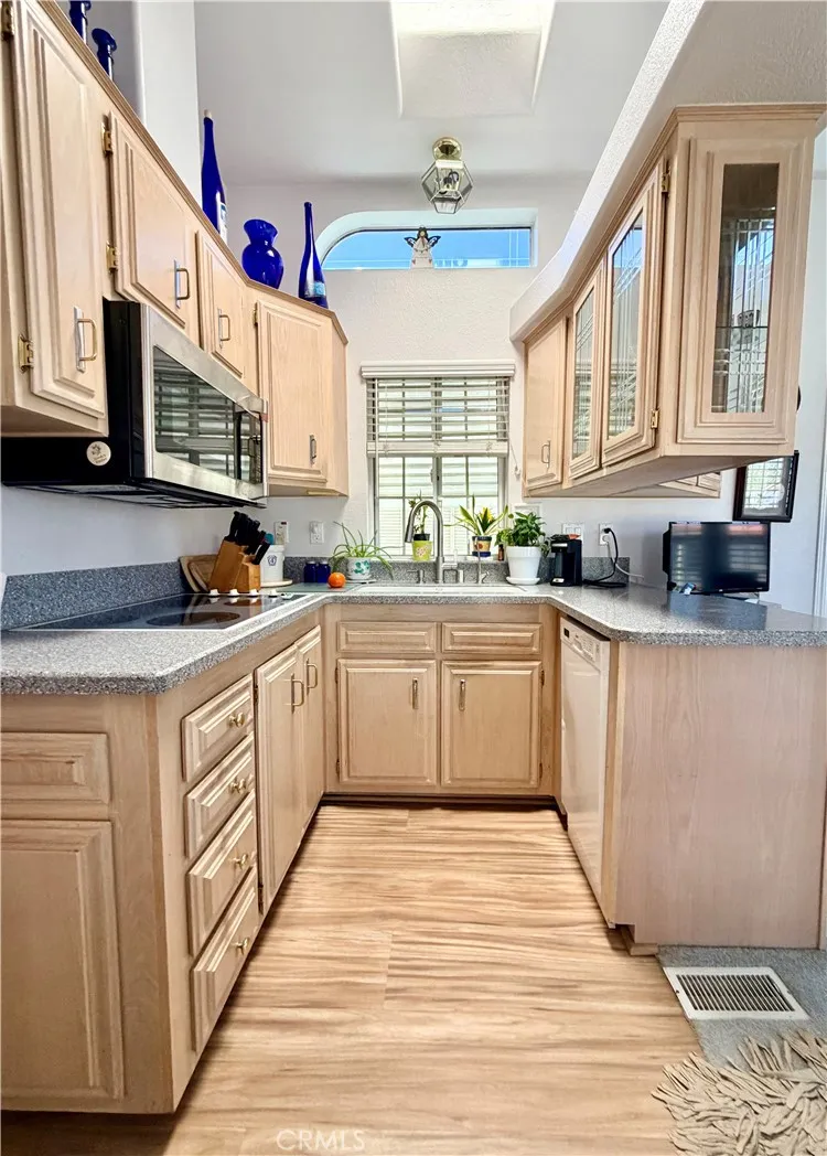 1295 S Cawston Avenue 327, Hemet, California 92545 — photo 5