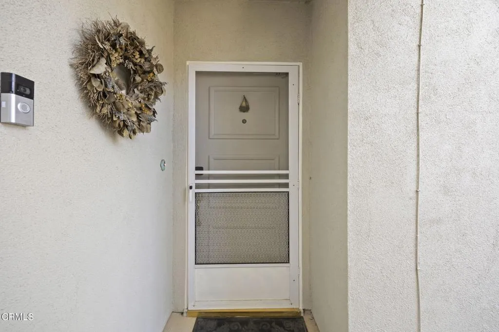 5-web-or-mls-Upmarketmedia_2125Pir-15