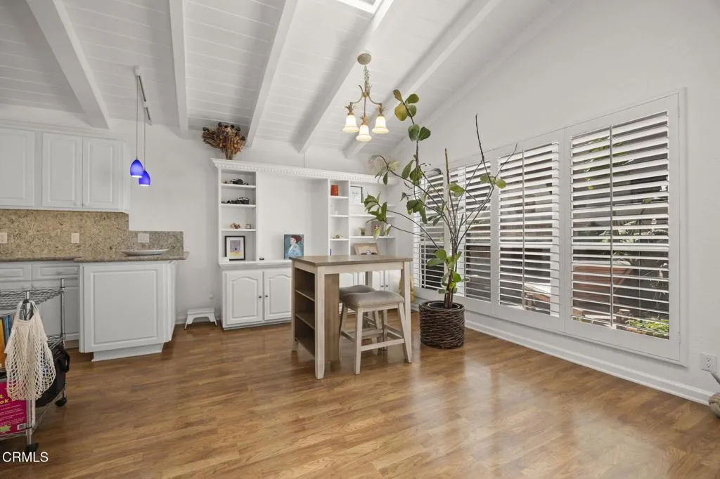 14-web-or-mls-Upmarketmedia_2125Pir-42
