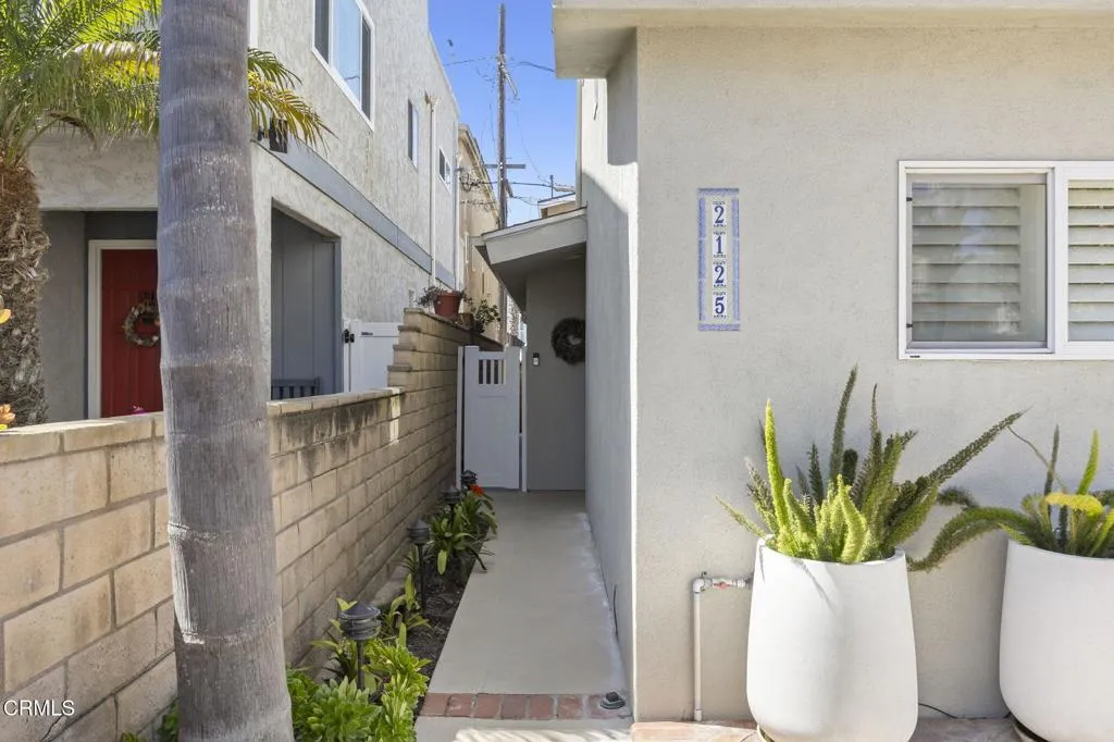 4-web-or-mls-Upmarketmedia_2125Pir-12