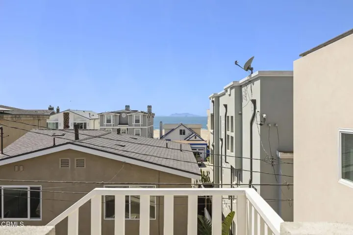 33-web-or-mls-Upmarketmedia_2125Pir-105