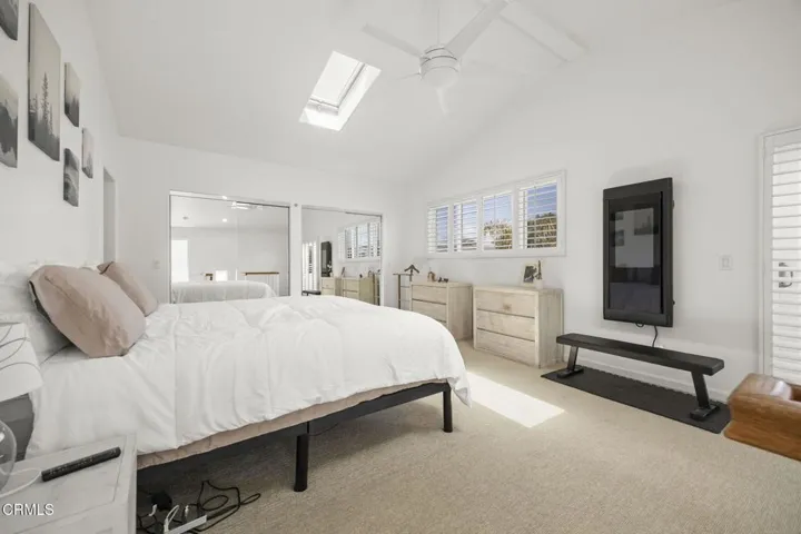22-web-or-mls-Upmarketmedia_2125Pir-66