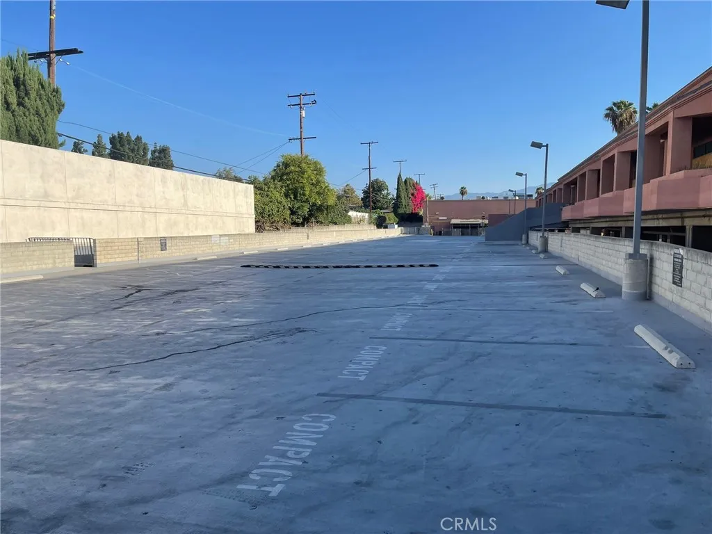 Upper Level Parking Upper Level Parking